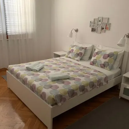 Toni-malinska Apartament *