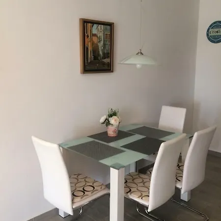Toni-malinska דירה *