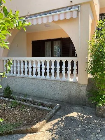 Toni-malinska Apartman