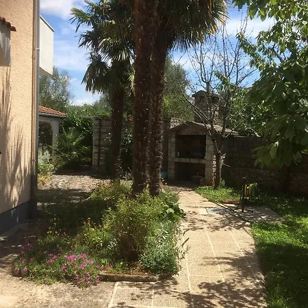 Toni-malinska Διαμέρισμα